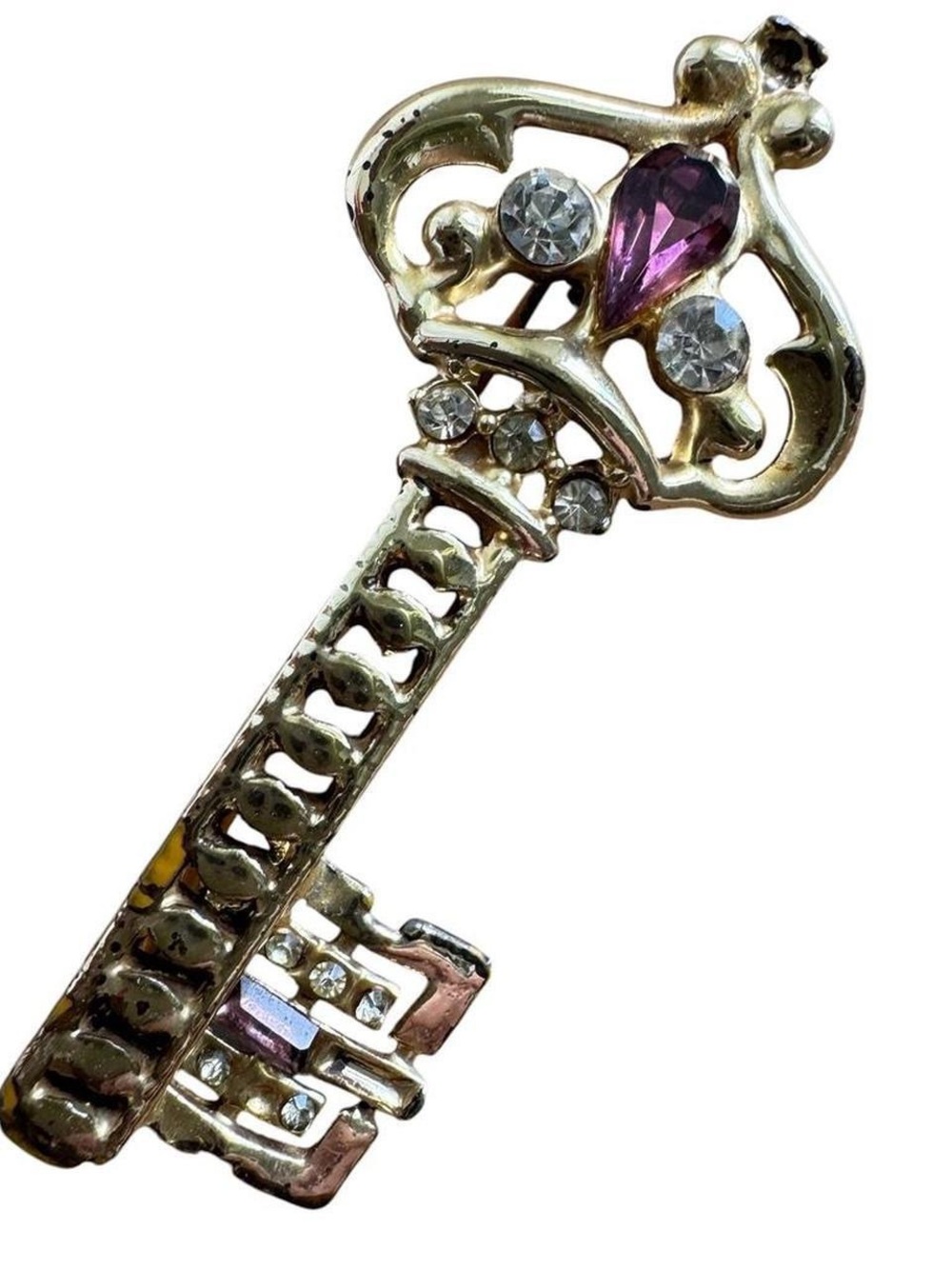 💖VTG 60’s Gold Toned Purple & Clear Gems Skeleton Key Brooch Pin